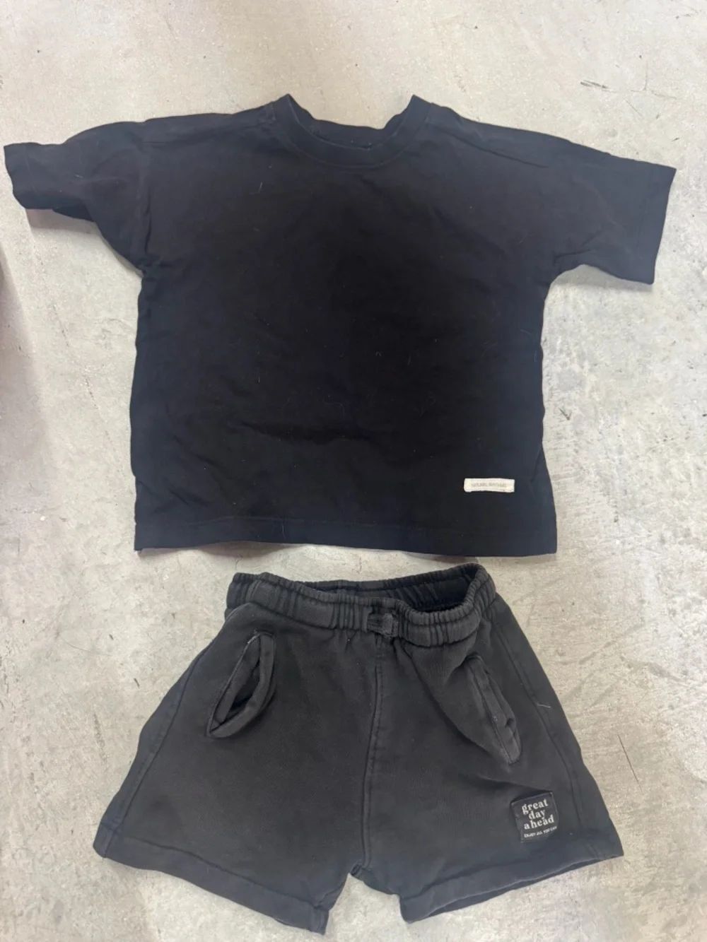 ZARA Kids - Lounge Set - Sweat Shorts & Black T Shirt - 3 T Boys Set LIKE NEW